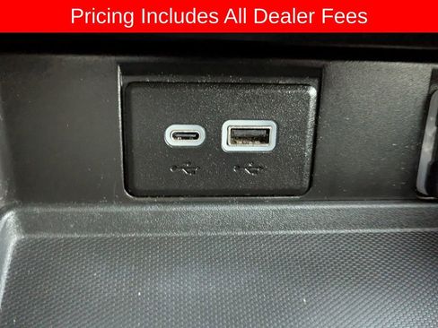 Used 2023 Chevrolet Tahoe Z71 w/ Luxury Package AWD/4WD image 25