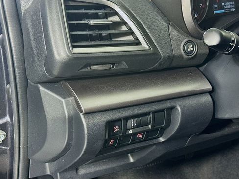 Used 2019 Subaru Crosstrek 2.0i Limited w/ Moonroof Package w/Navigation image 10