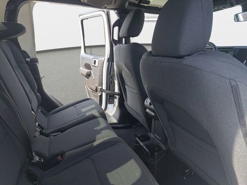 New 2026 Jeep Gladiator Sport AWD/4WD image 11