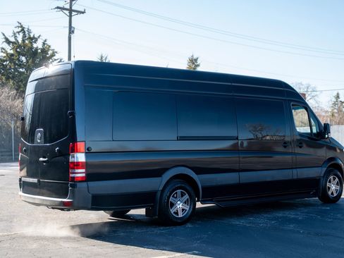 Used 2014 Mercedes-Benz Sprinter 2500 image 8