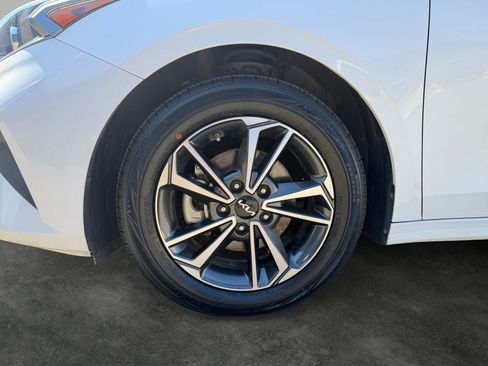 Used 2023 Kia Forte LXS FWD image 4