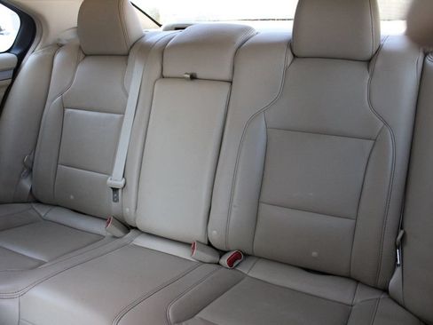Used 2013 Ford Taurus SEL FWD image 19