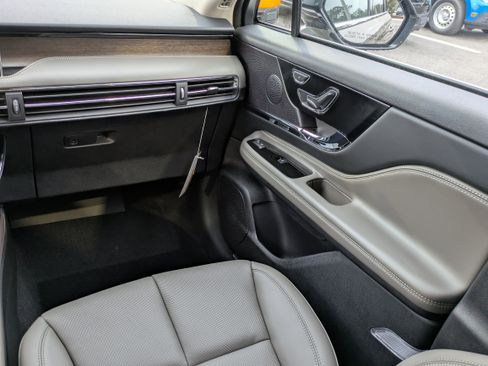 New 2026 Lincoln Corsair Grand Touring AWD/4WD image 16