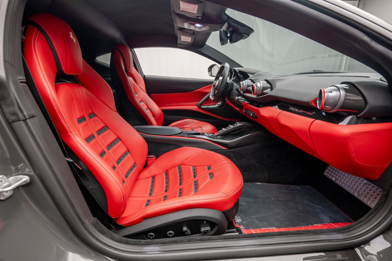 Used 2020 Ferrari 812 Superfast RWD image 14