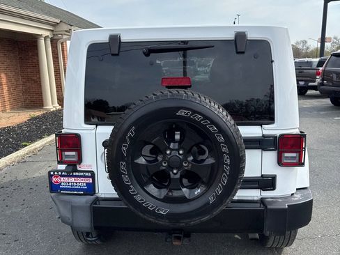 Used 2015 Jeep Wrangler Unlimited Sahara image 4