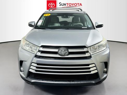 Used 2019 Toyota Highlander XLE FWD image 10