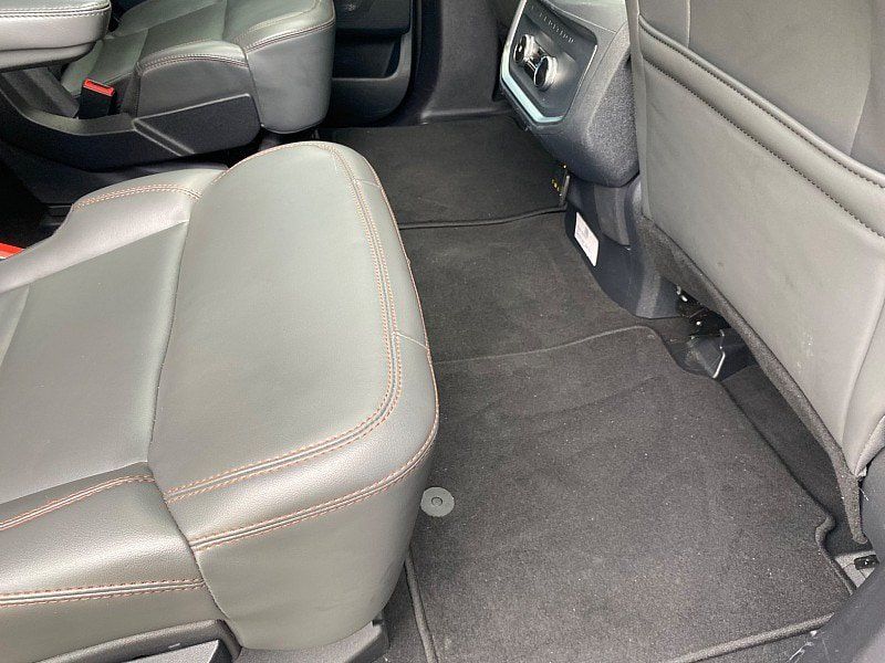 Certified 2025 Ford Expedition Active AWD/4WD image 36