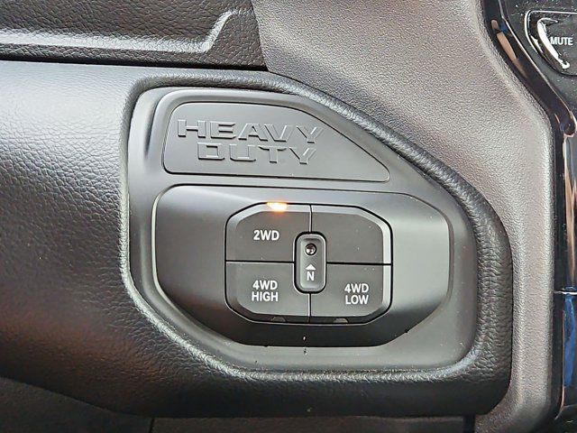 Used 2025 RAM 3500 Laramie AWD/4WD image 11