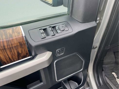 Used 2019 Ford F150 Lariat image 26