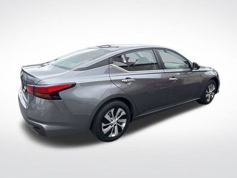 Used 2020 Nissan Altima 2.5 S FWD image 2