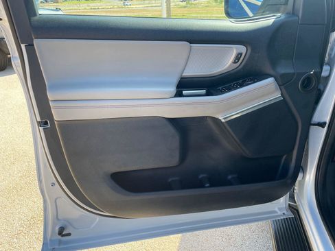 Used 2025 Ford Expedition Max Active RWD image 10