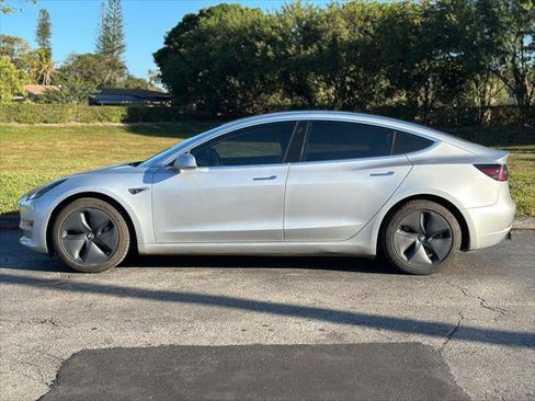 Used 2018 Tesla Model 3 Long Range image 4