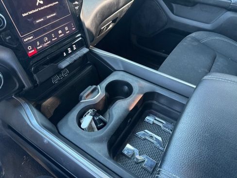 Used 2025 RAM 1500 Big Horn AWD/4WD image 39