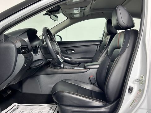 Used 2023 Nissan Sentra SR w/ SR Premium Package FWD image 27