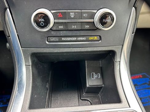 Certified 2022 Ford Edge Titanium image 17