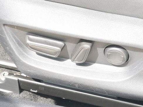 Used 2025 Toyota Camry SE image 19