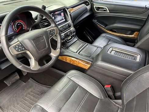 Used 2015 GMC Yukon Denali w/ Premium Package image 10