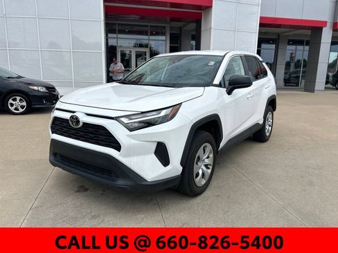 Used 2024 Toyota RAV4 LE AWD/4WD image 2