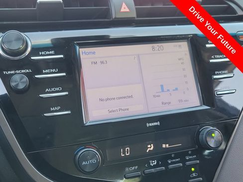 Used 2020 Toyota Camry SE FWD image 10
