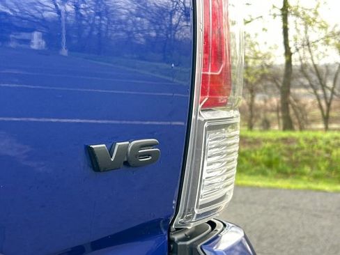 Used 2022 Toyota Tacoma TRD Sport w/ Technology Package image 28