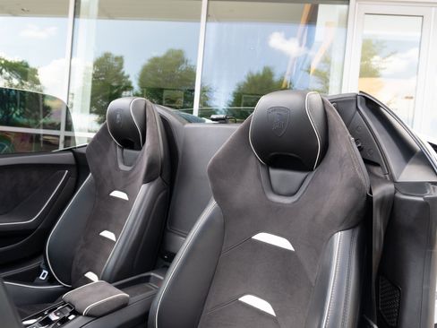 Used 2020 Lamborghini Huracan EVO AWD/4WD image 21