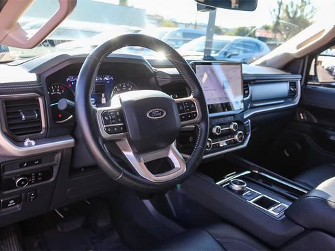 Used 2024 Ford Expedition XLT image 23