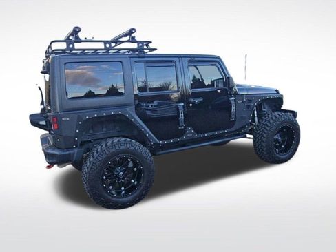 Used 2017 Jeep Wrangler Unlimited Rubicon image 8