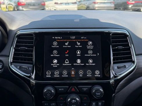 Used 2020 Jeep Grand Cherokee Altitude AWD/4WD image 24