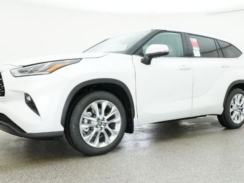 New 2026 Toyota Highlander Limited AWD/4WD image 10