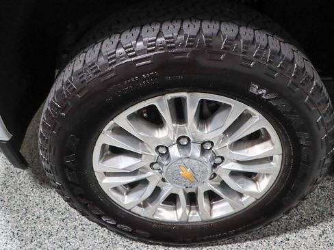 Used 2023 Chevrolet Silverado 2500 High Country w/ Z71 Off-Road Package image 11