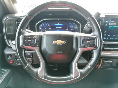 Used 2024 Chevrolet Silverado 2500 LT AWD/4WD image 7