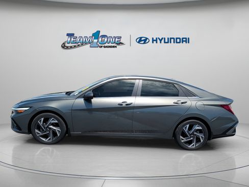 Used 2025 Hyundai Elantra Limited FWD image 5