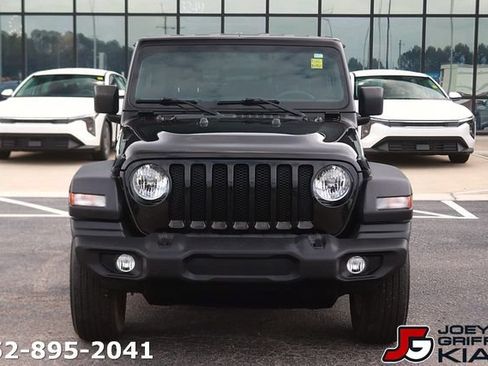 Used 2023 Jeep Wrangler Sport AWD/4WD image 2