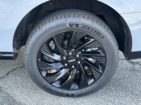 New 2025 Lincoln Navigator Reserve w/ Jet Appearance Package image 23