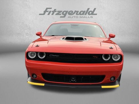 Used 2016 Dodge Challenger R/T Scat Pack RWD image 2