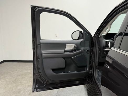 New 2025 Ford Expedition Active image 13