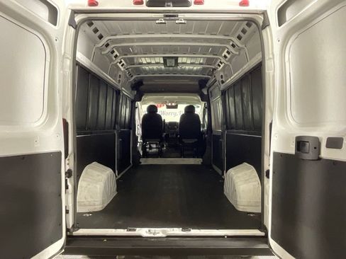 Used 2025 RAM ProMaster 2500 w/ Convenience Group FWD image 11