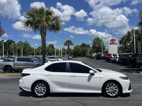 Used 2023 Toyota Camry LE FWD image 11