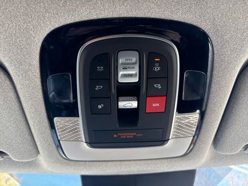 Used 2023 Hyundai Palisade Limited AWD/4WD image 41