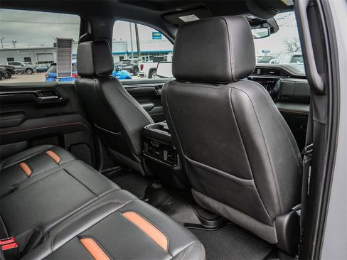 Used 2023 GMC Sierra 1500 AT4 image 23