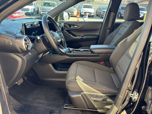 Used 2025 Chevrolet Equinox LT image 27