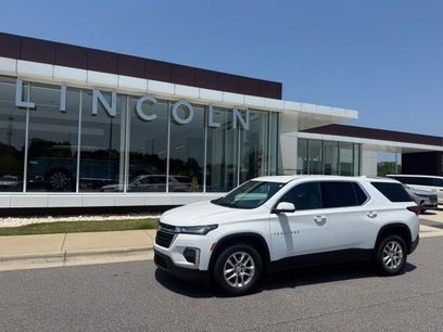 Used 2023 Chevrolet Traverse LS