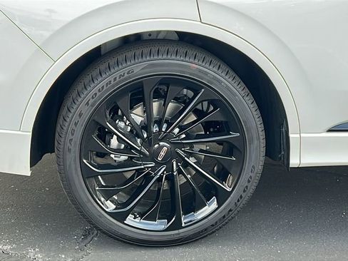 New 2026 Lincoln Aviator Reserve w/ Luxury Package image 5