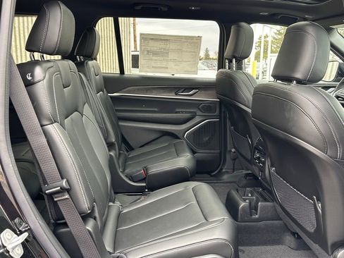 New 2026 Jeep Grand Cherokee L Limited w/ Limited Altitude Package image 19