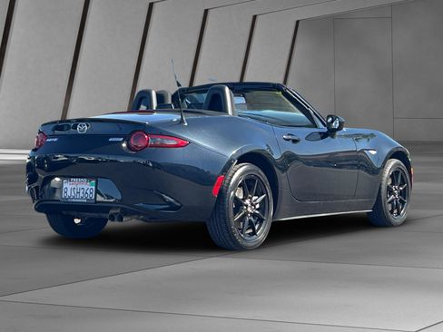 Used 2019 MAZDA MX-5 Miata Sport RWD image 4