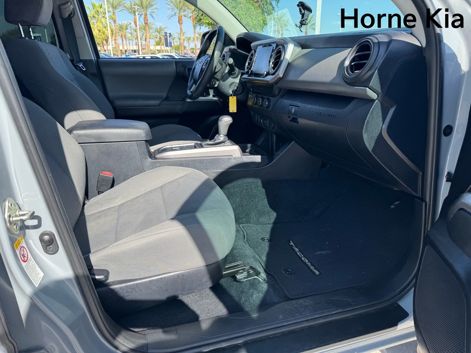 Used 2020 Toyota Tacoma SR5 RWD image 27