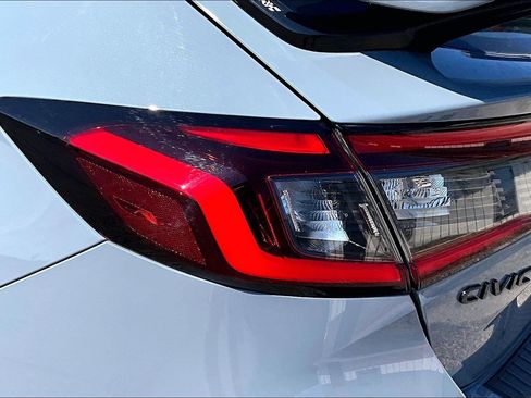Used 2024 Honda Civic Sport image 28