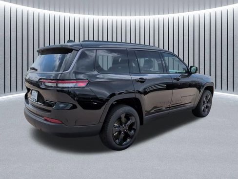 New 2026 Jeep Grand Cherokee L Limited w/ Limited Altitude Package AWD/4WD image 4