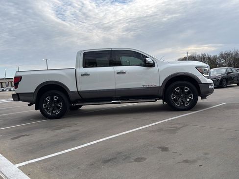 Used 2024 Nissan Titan Platinum Reserve w/ Moonroof Package image 5