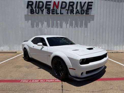 Used 2023 Dodge Challenger R/T Scat Pack RWD image 9